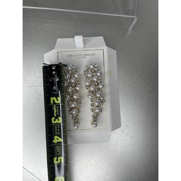 New! Christian Siriano Gold Tone Earrings Chandlier Waterfall Wedding Pearls - Picture 3 of 3